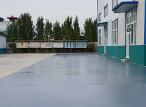 海西彩色路面喷涂翻新的材料对冬季