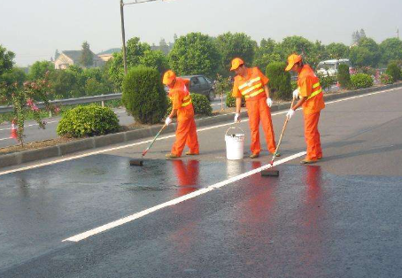 海西 彩色路面喷漆维修改色的使用寿命有多长？